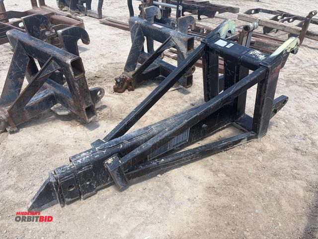Lot 1-18280 - (1) CAT Universal forklift / telehandler jib attachment, adjustable length, model 229-9714