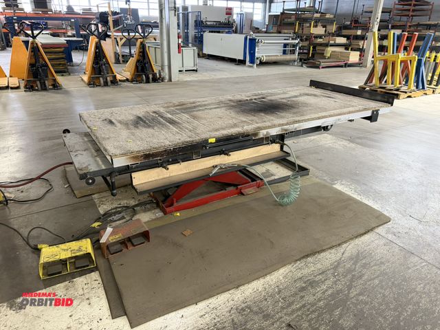 Lot 1-17672 - (1) Southworth Product, model PP42-24, 2000 lb. capacity lift, foot pedal controls, tilting aluminum...