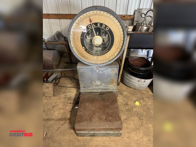 Lot 1-14251 - (1) Toledo Scale Company platform scale, model 2071-FF, S/N 2169, 50 lb. capacity, factory #2071-0-0...