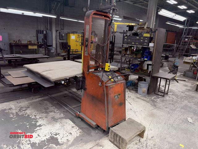 Lot 1-17457 - (1) Presto electric lift truck, model C-62-M0D, 1000 lb. capacity, adjustable custom skid attachment...