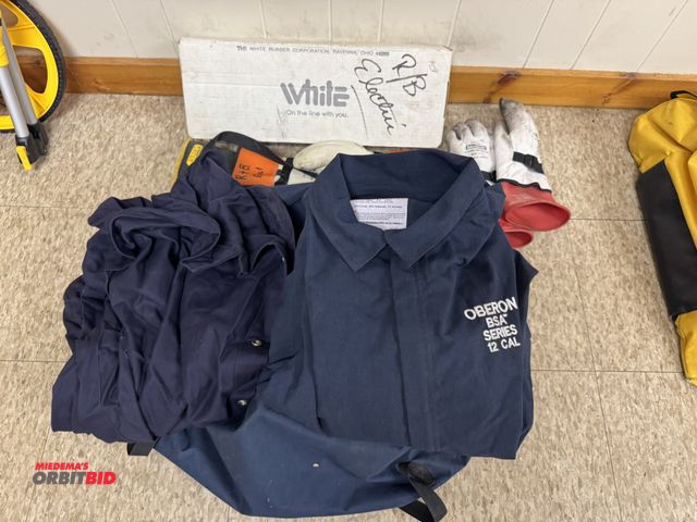 Lot 1-4591 - (1) Oberon BSA Series, 12 caliber electrician's suit, Arc 12 capacity, includes gloves.