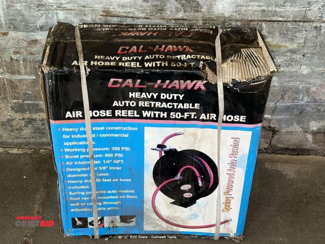 Lot 1-1102 - (1) new Cal-Hawk heavy duty auto retractable air hose reel with 50' of hose.