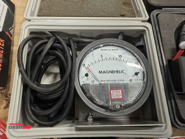 Lot 1-16945 - (1) Dwyer Instruments Magnehelic 15 PSI max. pressure gauge.