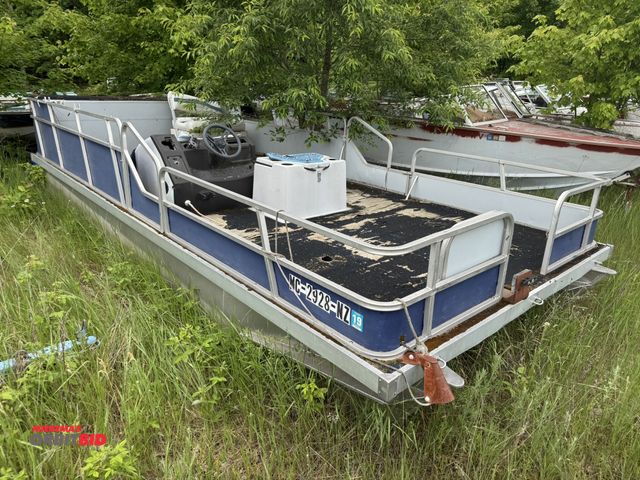 Lot 1-6589 - (1) Lowe approx. 20' pontoon boat, no trailer, no motor, ID #LNN305PV98, severe weather damage, winn...