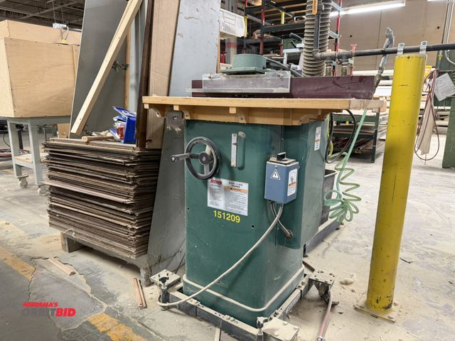 Lot 1-16128 - (1) 2003 Grizzly, model G1035, 1.5 HP shaper, with a 110/220V/3450 RPM electric motor, 1/2" and 1/4"...