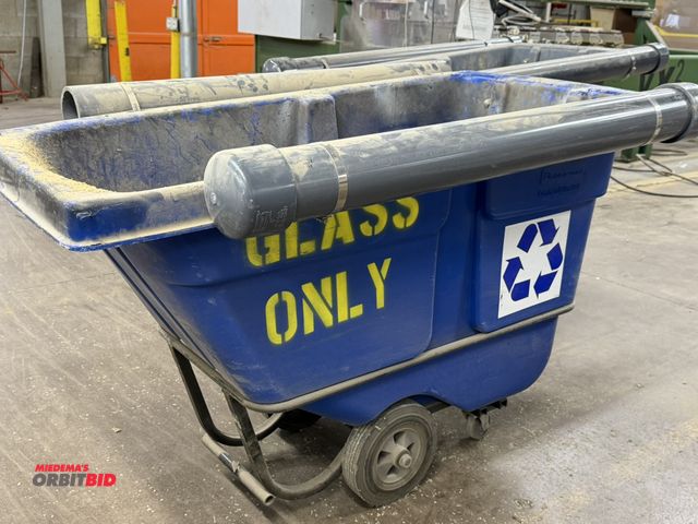 Lot 1-16712 - (1) Rubbermaid, model 1314, utility cart, 450 lb. capacity.