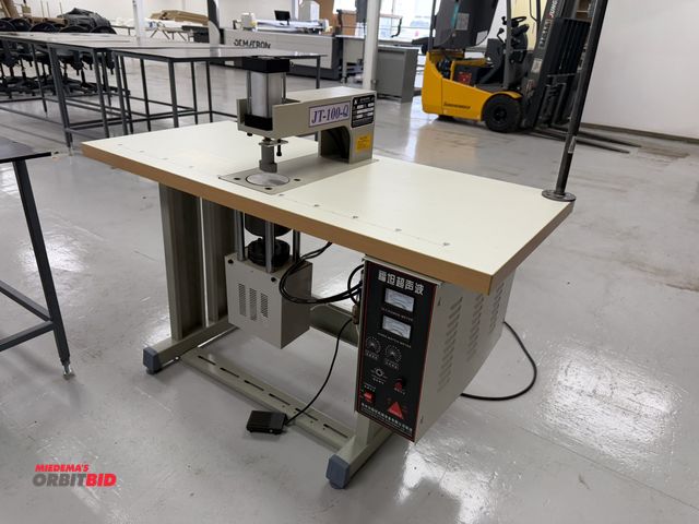 Lot 1-4875 - Lot of (1) Futan JT-100-Q Ultrasonic welding machine, 220V, pneumatic controls, foot pedal operation...