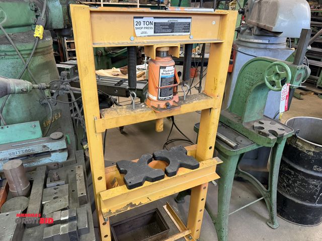 Lot 1-18537 - (1) Central Hydraulics 20-ton shop press (22" between uprights), with adjustable lower section, winn...
