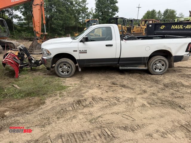 Lot 1-18358 - 2013 Ram 2500 Regular Cab Plow Truck 4-WD, 5.7 liter Hemi engine, power windows, locks, and mirrors,...