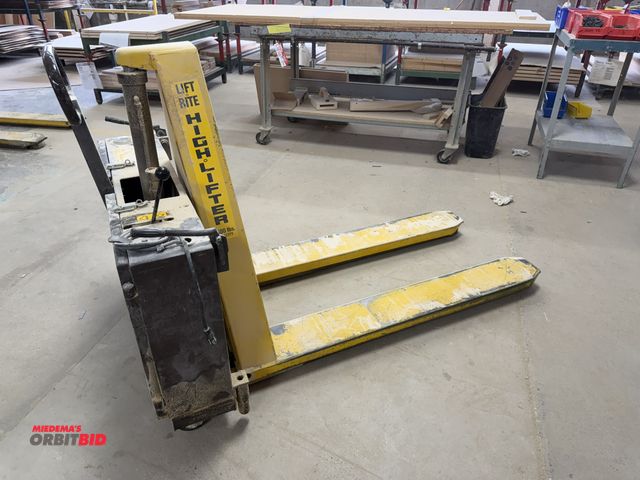 Lot 1-16151 - (1) Lift Rite, model H25E, 2500 lb. capacity, 12V electric, walk behind pallet jack, S/N 545, in wor...
