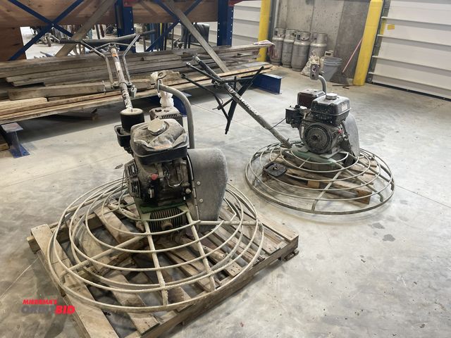 Lot 1-18825 - Lot of (2) Multiquip Whiteman 46" power trowels, 1 is for parts or repair, 1 needs gas tank repaired...