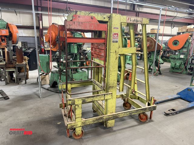 Lot 1-18528 - (1) High Horse, model XK-1, man lift, adjustable height of 6' 6" to 16', 400 lb. capacity, S/N 73256...