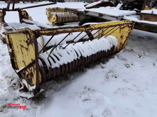 Lot 1-11480 - (1) unknown brand hay pickup head, 72" wide, unit is for parts or repair only.