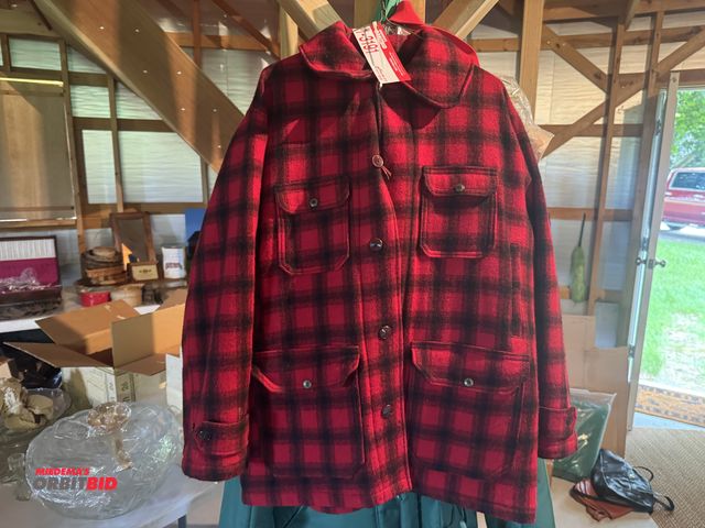 Lot 1-3191 - Assorted jackets, hats, blankets, and (2) purges