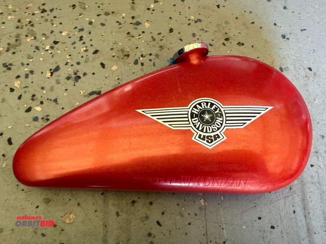 Lot 1-8229 - (1) Harley Davidson collectible pen with case.