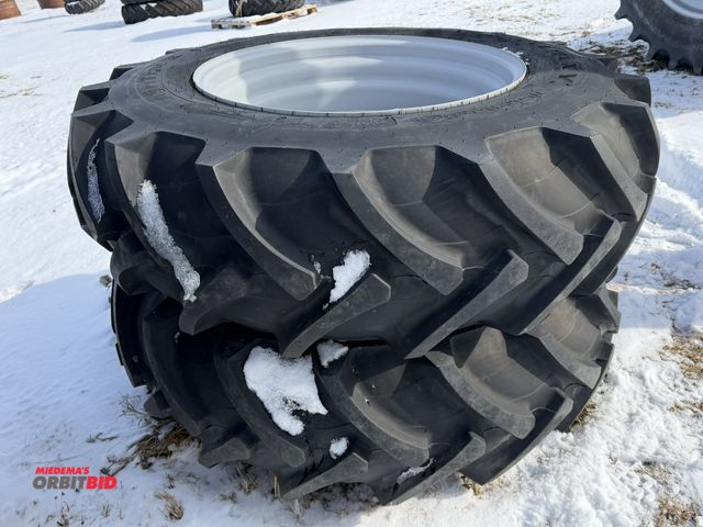 Lot 1-11613 - (1) set Galaxy Agri Trac, 16.9-30 tires on 8-bolt rims.