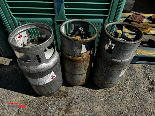 Lot 1-6960 - Lot of (3) forklift propane fuel tanks.