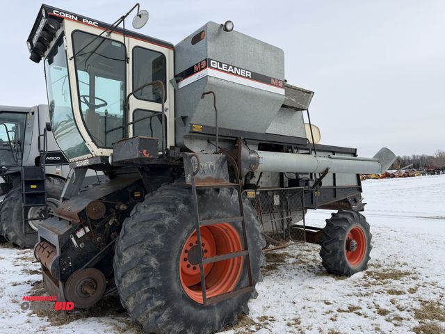 Lot 1-11778 - (1) Allis-Chalmers Gleaner M3 combine, 4-WD, S/N MK26084H84, 30.5L-32 front tires, 14.9-24 rear tire...