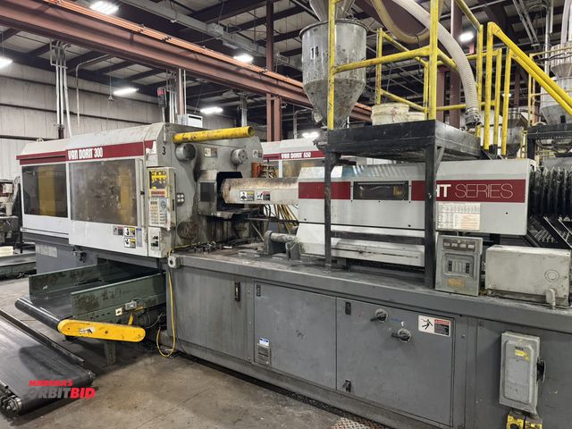 Lot 1-2522 - (1) 1997 Van Dorn 300-HT-30, plastic injection molding machine, 300-ton capacity, x 30 oz. shot, tog...