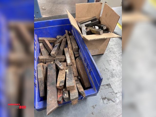 Lot 1-3587 - Carbide &amp; HSS Lathe Tool Bits