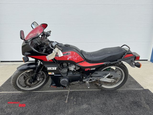 Lot 1-6464 - Kawasaki Uni-Trak GPZ 550 (1) motorcycle, 4-cylinder, air cooled, chain drive, for parts or repair, ...