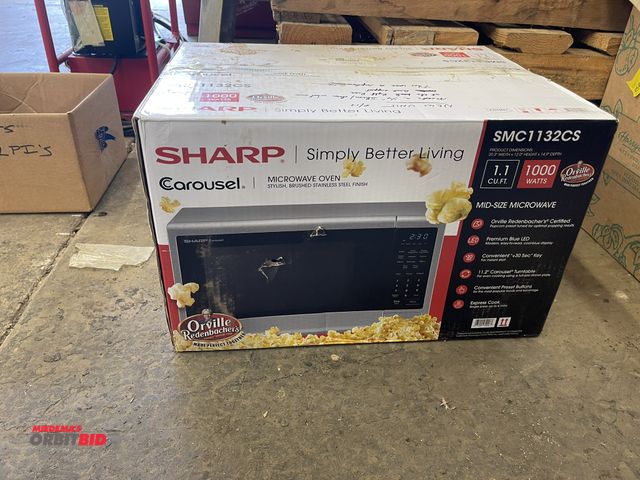 Lot 1-6179 - (1) Sharp Carousel 1.1 cubic foot, 1000 watt, microwave oven.