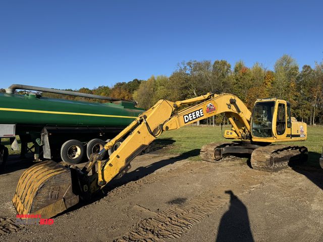 Lot 1-15801 - (1) John Deere 200LC Excavator, 14279 metered hours showing, cab has heat and radio, 47-1/2" wide tr...