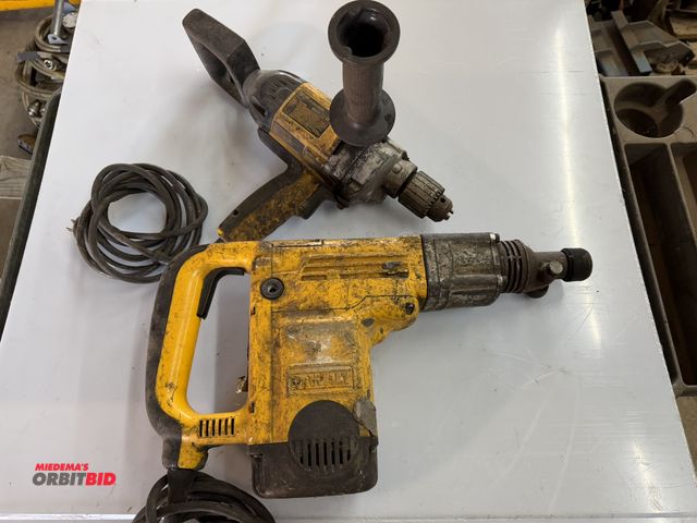 Lot 1-1307 - Lot of DeWalt tools, includes (1) model DW130V, 1/2" VSR drill, 550 RPM max., and (1) model D25551, ...