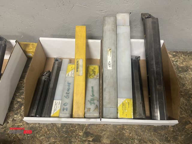 Lot 1-19303 - Large lot of assorted indexable boring bars, includes a Kennametal A20, Kennametal A24UMCLNR4, and m...