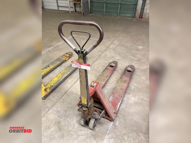 Lot 1-7298 - Mobile Pallet Truck Ml55 5500 Lbs. Capacity S/N. Mp55293