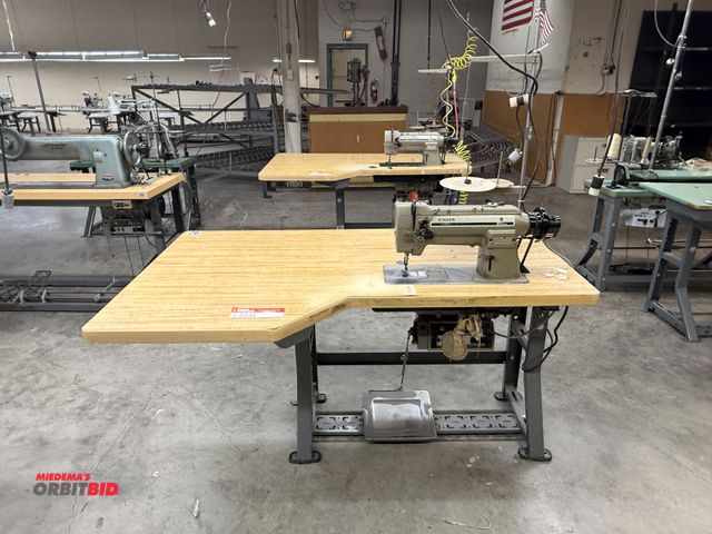 Lot 1-7231 - (1) Singer 211 Sewing Machine Equipped W/ Singer 3/4 Hp Motor 550W, 115V, 3450 (Rpm) Table &amp; Foo...