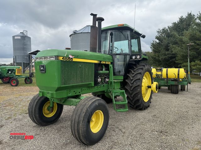 Lot 1-19950 - John Deere 4555 Tractor 3 pt. with Quick Hitch, 2-WD, PTO with 3 remotes (rear remotes are leaking h...