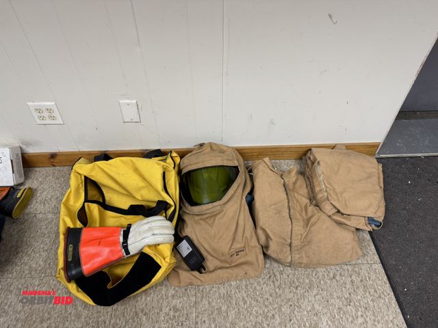 Lot 1-4590 - (1) Arc Rating 65 high voltage suit with helmet, FPI, size XL, includes carrying bag.
