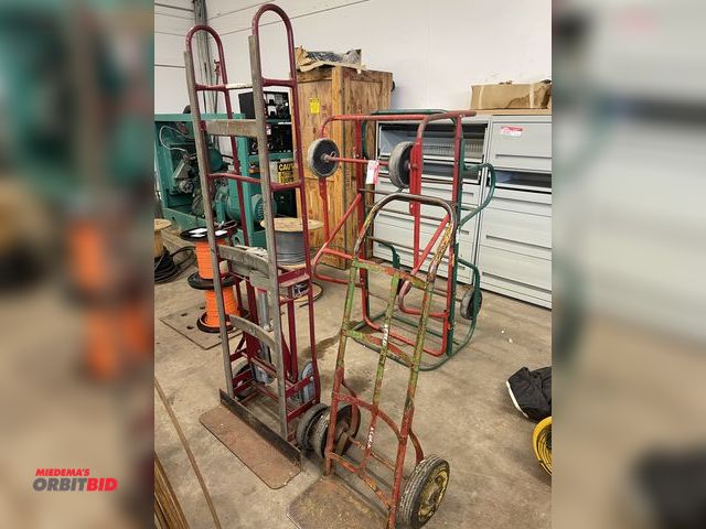 Lot 1-6135 - (1) appliance dolly with a 1200 lb. capacity, and (1) hand truck dolly with hard rubber tires, and 1...