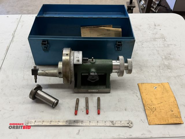Lot 1-6124 - (1) indexable angle radius dresser with various sized tips and steel case.