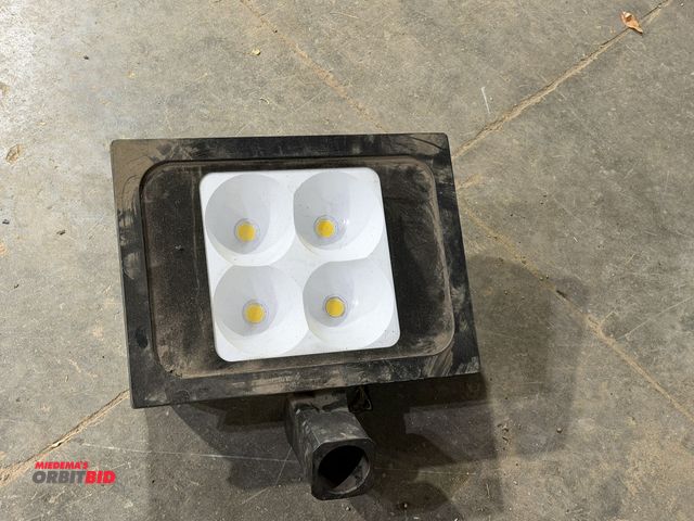 Lot 1-1544 - (1) 4-light LED outdoor light unit, 18" width x 13" height.