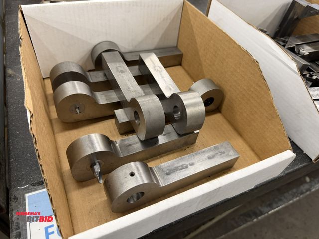 Lot 1-1717 - Lot of (8) assorted 1" x 1" centering bars for lathes adjustable bit holders.