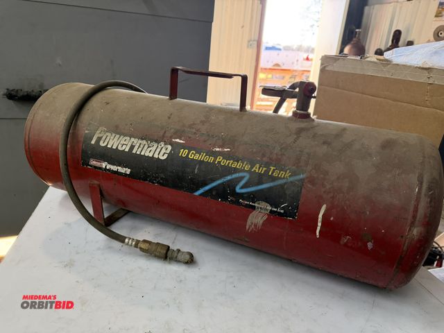 Lot 1-1373 - (1) Coleman Powermate 10 gallon capacity portable air tank (air gauge is broken and needs replacemen...