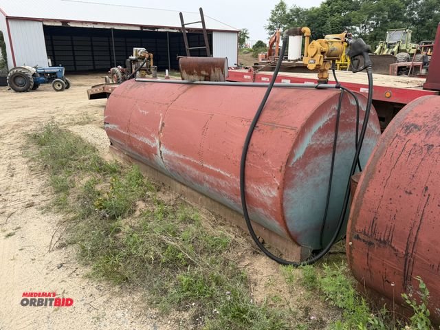 Lot 1-18353 - (1) approx. 1000-gallon fuel tank with duel Gas Boy, model 73DSL, 12V electric pump, hose, and nozzl...