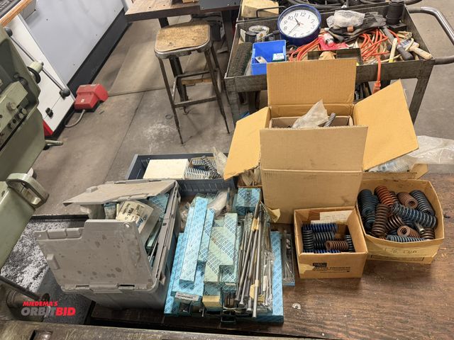 Lot 1-1987 - Large lot of assorted sizes of die springs, and ejector pins.