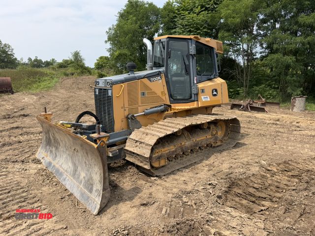 Lot 1-18380 - (1) 2013 John Deere 700K LGP dozer, enclosed cab, A/C and heat, joystick control, push button start,...