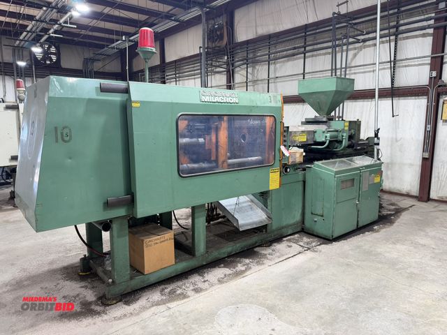 Lot 1-13374 - 1983 Cincinnati Milacron, 200-20 horizontal plastic injection molding machine 200-ton, hydraulic tog...