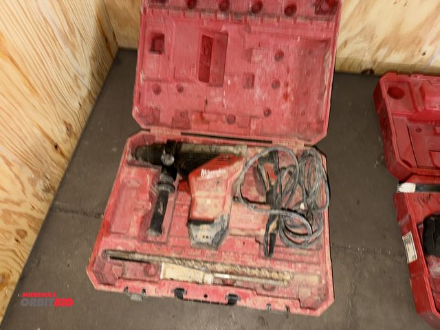 Lot 1-13179 - (1) Milwaukee 3/4" SDS max rotary hammer drill with case and bits.