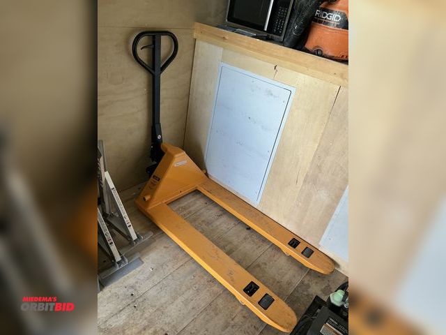 Lot 1-19425 - (1) Uline model H-1043 standard fork pallet jack 5500 pound capacity.