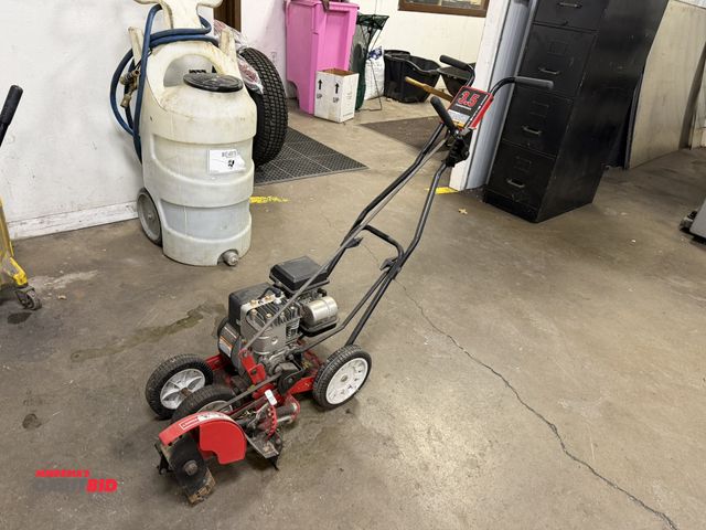 Lot 1-15287 - (1) Yard Machines 3.5 HP walk-behind edger, in working condition.