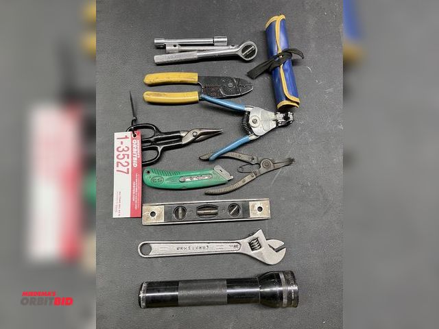 Lot 1-3527 - Lot of Hand Tools