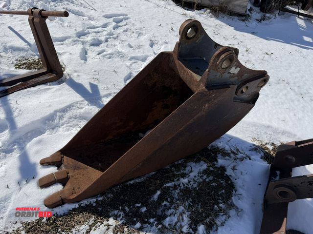 Lot 1-11570 - (1) 3-tooth excavator bucket, 12" wide x approx. 36" deep, excavator attachment bracket inside measu...