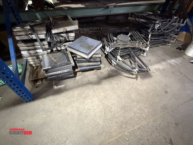 Lot 1-18691 - Lot of (8) 24" x 24" pond aerators with 10" diameter center stone section, and metal frame, approx. ...