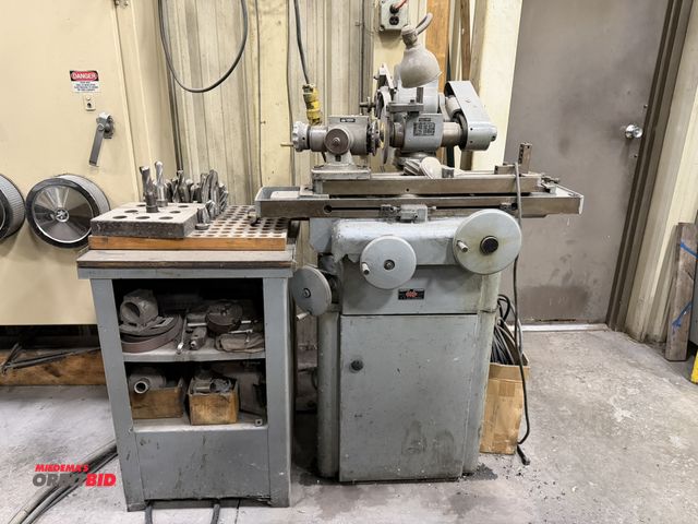 Lot 1-738 - (1) K.O. Lee model 6960 tool cutter/grinder with a 7" diameter wheel, K.O. Lee # B942 tool cutter, a...