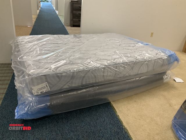 Lot 1-17254 - Queen-size mattress and box spring set